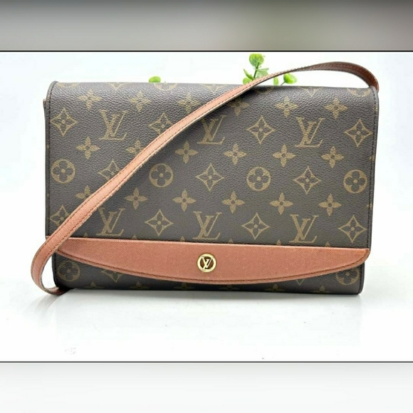 💚Louis VuittonPochette Bordeaux GM Crossbody🍁 - Picture 1 of 15